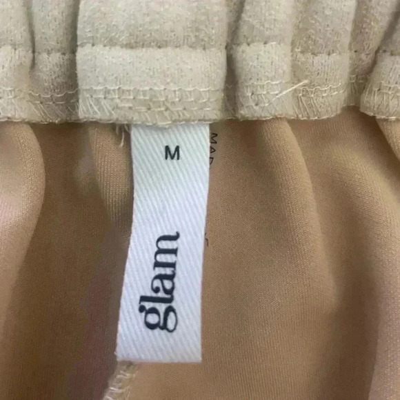 Glam women’s Shorts High Waist Fold Pleated Shorts color cream size M preloved - Picture 8 of 9